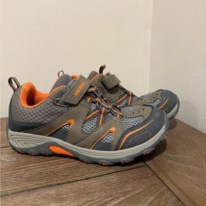 Merrell Trail Chaser Hiking Shoes Boys Size 4 Grey Orange Leather Mesh MY57109